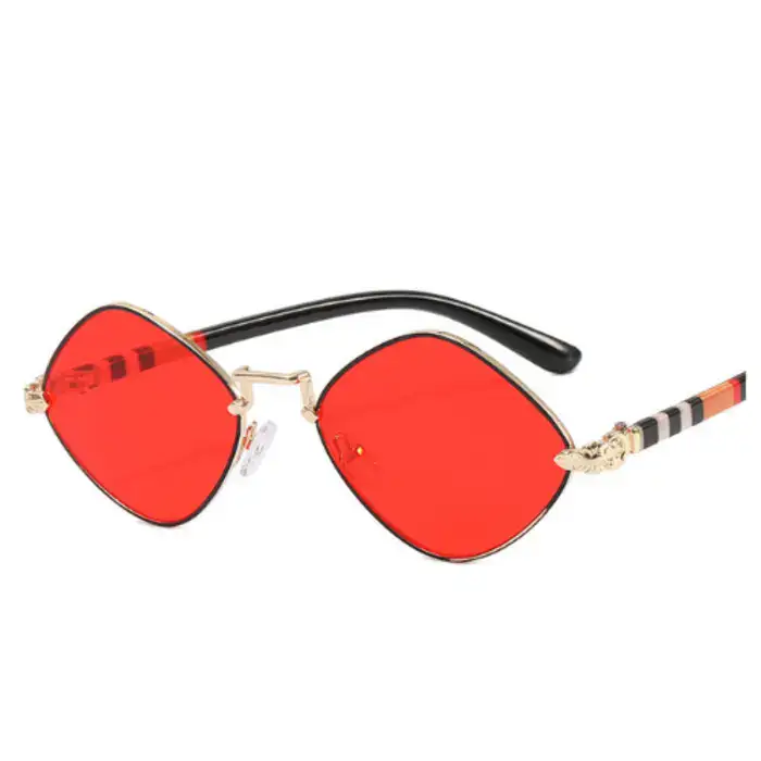 GOLD/RED - "להבות של סטייל: משקפי שמש אדומים עם מסגרת זהב למראה שאינו מתפשר!"